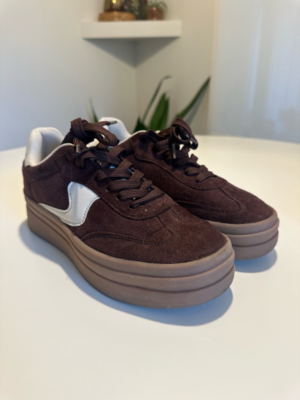 Top Moda Brown Fashion Sneaker Size 7